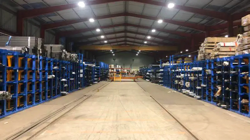 Why My Warehouse Never Runs Out of Room for New Stock 2 estantes metálicas para bares